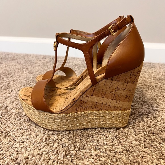 MICHAEL Michael Kors Shoes - NEW! Michael Kors Kerri Luggage Brown Leather Wedge 7